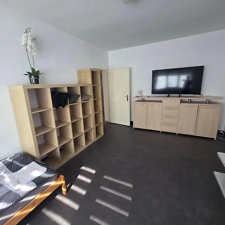 Hanau Frankfurt Monteurwohnung Lägenhet *