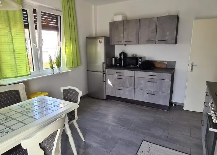 Hanau Frankfurt Monteurwohnung Lägenhet *